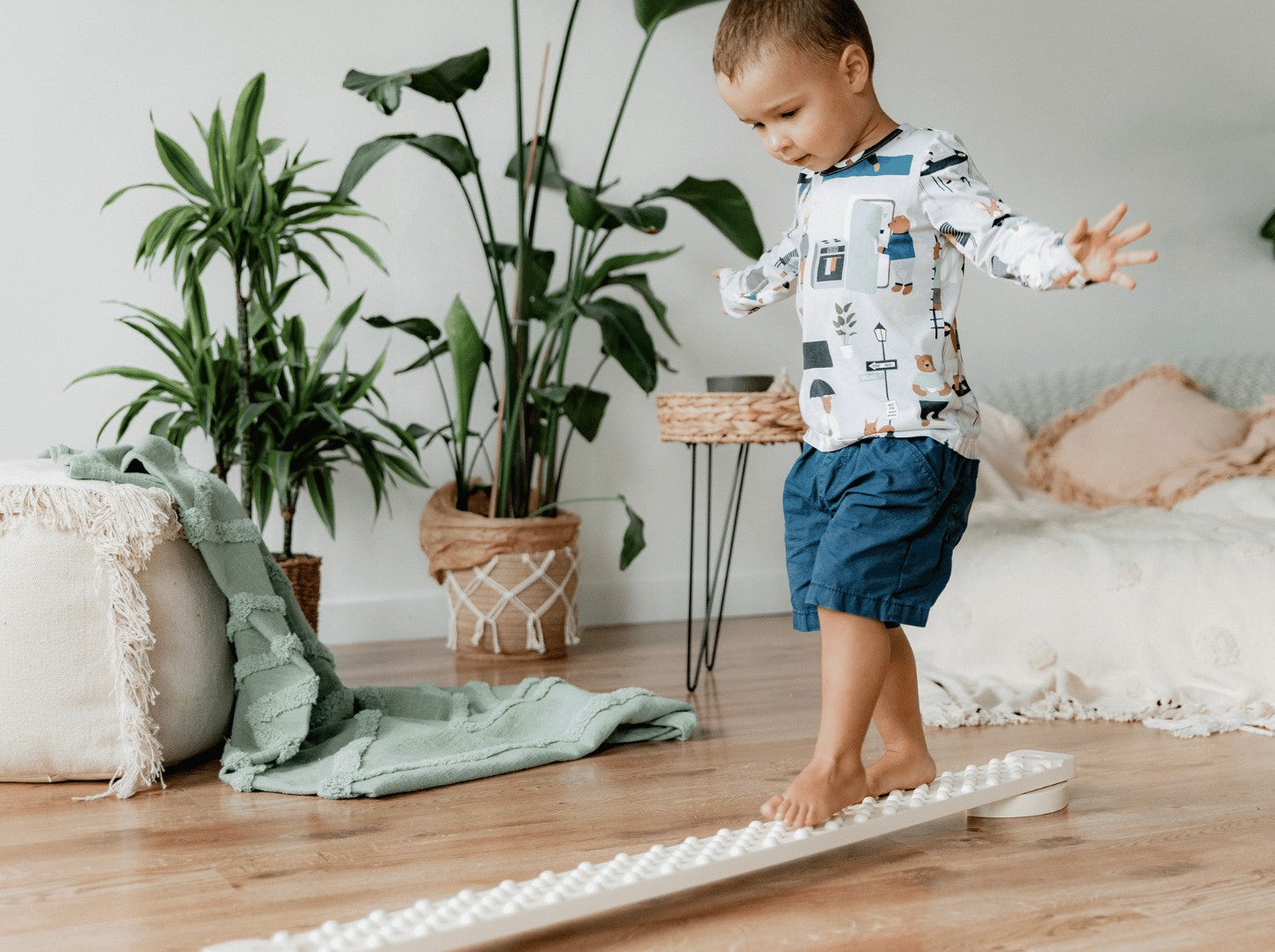 TipiToo® Solo Single Double-Sided Balance Beam With Dots